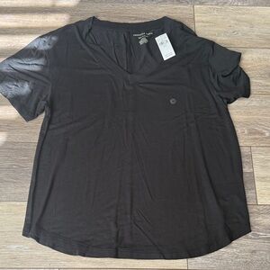 American Eagle Outfitters Black V-Neck Short Sleeve Tee